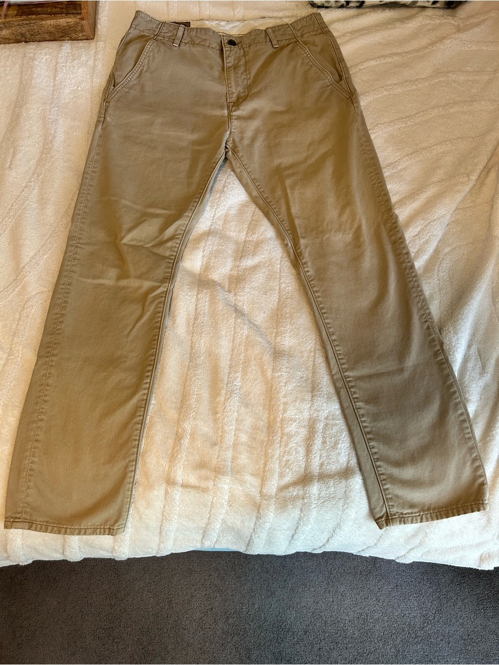 Levi's Chino khaki pants